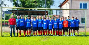 U17 mit neuem Trikotsatz